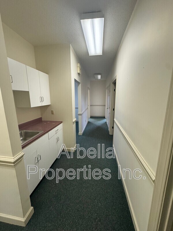 Building Photo - 902 Sunset Dr 7B