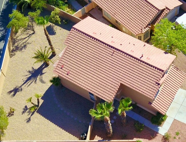 Building Photo - Fantastic 3 bed/2.5 bath in the Northwest ready for you!