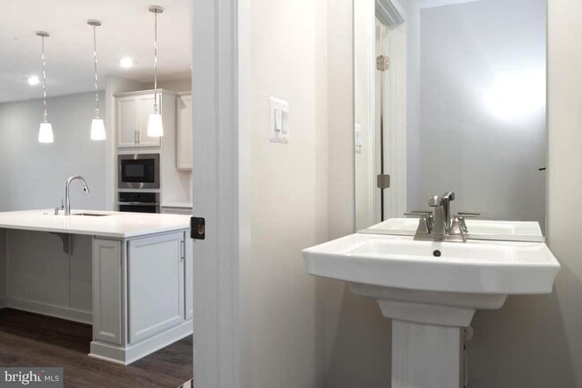 Building Photo - 11003 Resort Road