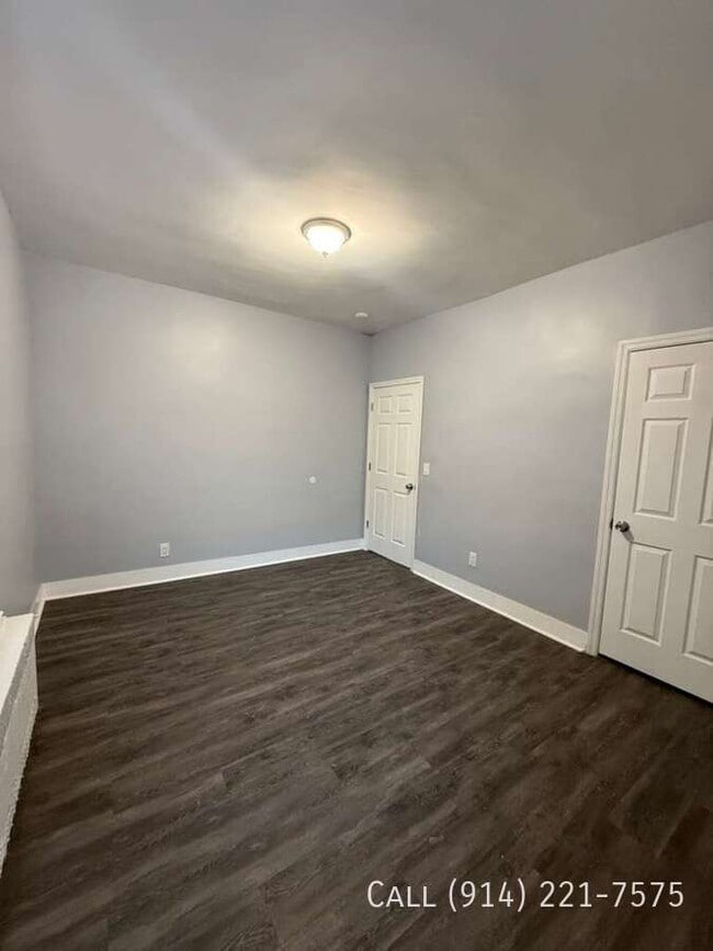 Building Photo - 14 Saratoga Ave