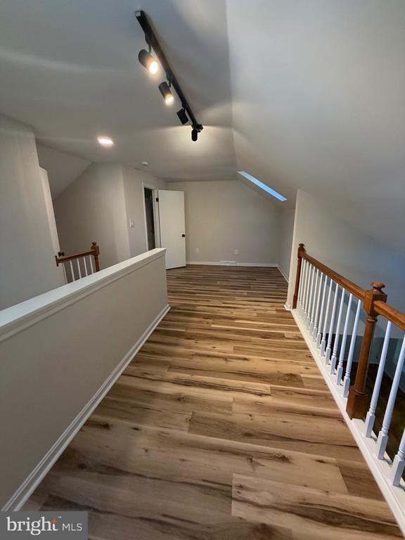 Building Photo - 209 Crescent Dr