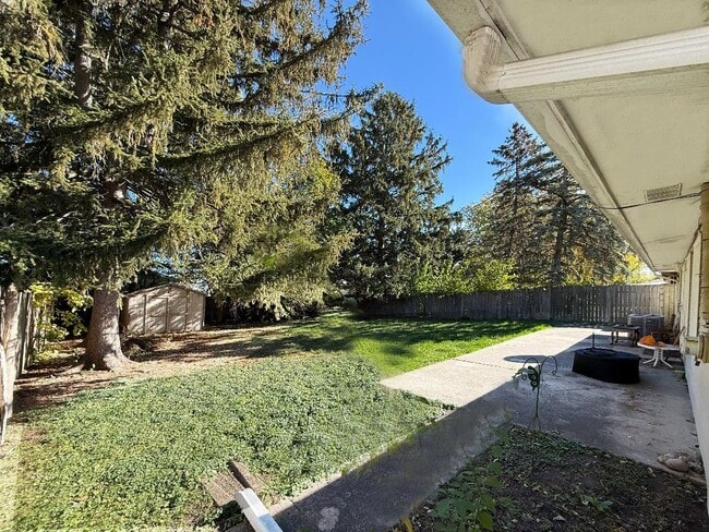 Building Photo - 117 Wilshire Dr