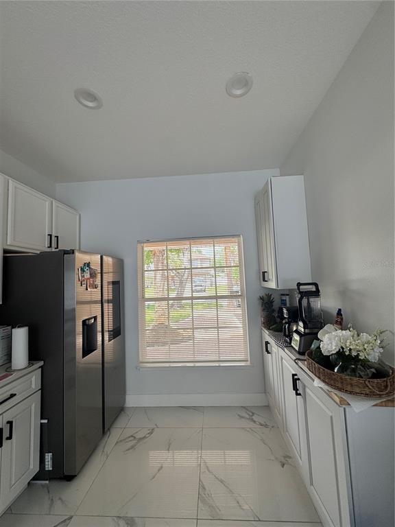 Building Photo - 2047 Meadow Pond Way
