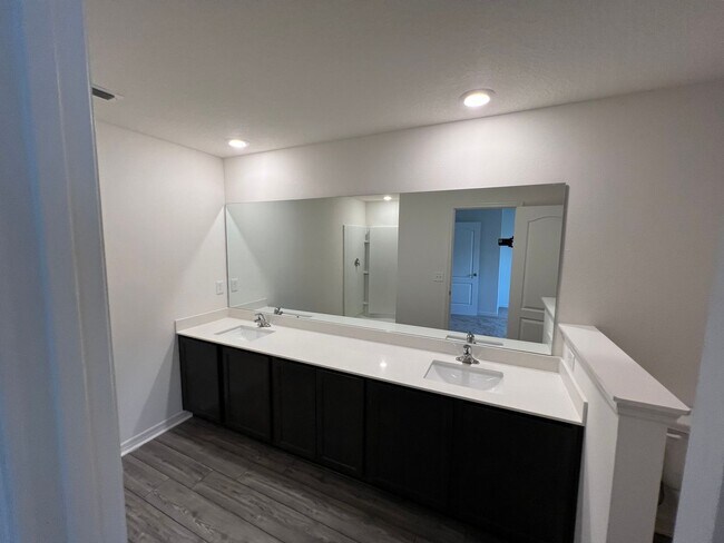 Building Photo - 2 car garage townhome-5310 Companion Lane ...