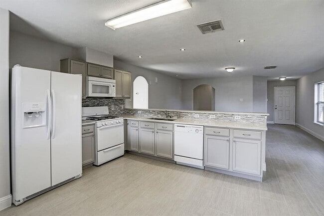 Building Photo - 8127 Nagy Hill St