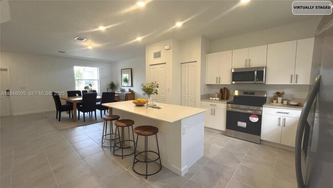 Building Photo - 1178 SE 2nd St