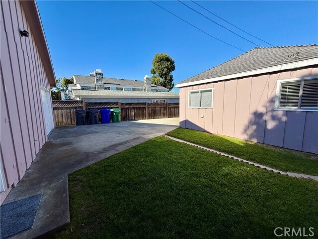 Building Photo - 750 27th St