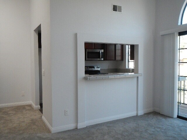 Building Photo - 166 Las Flores Dr
