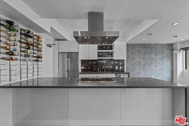 Building Photo - 10701 Wilshire Blvd