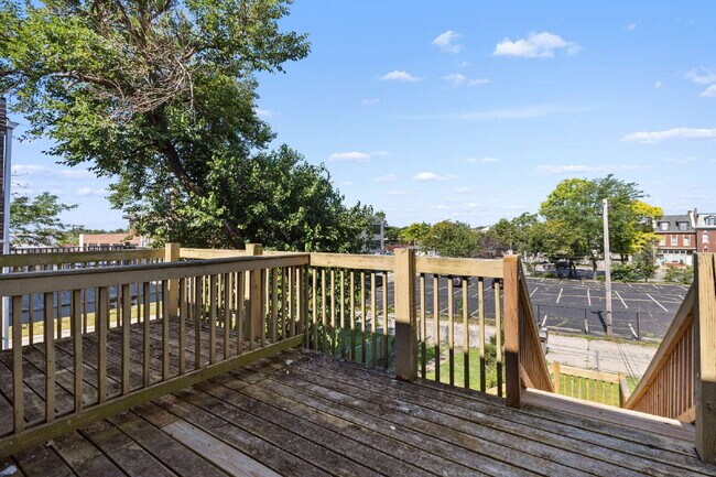 Building Photo - Live in Style – 1BR Townhouse in McKinley ...