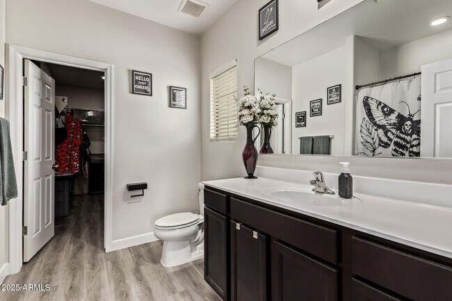 Building Photo - 11204 W Mobile Ln