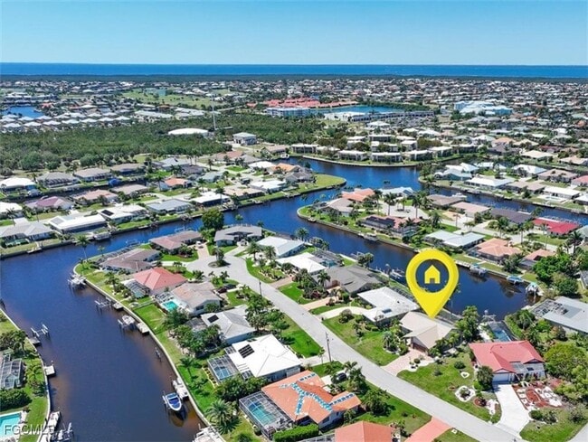 Primary Photo - 915 Don Juan Ct