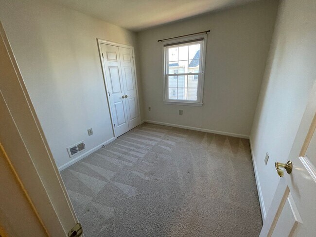 Building Photo - Luxurious And Spacious 3 Bed 2 Bath Brick Townhouse In Tysons Station
