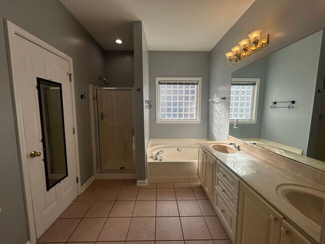 Building Photo - 313 Old Cahaba Trail