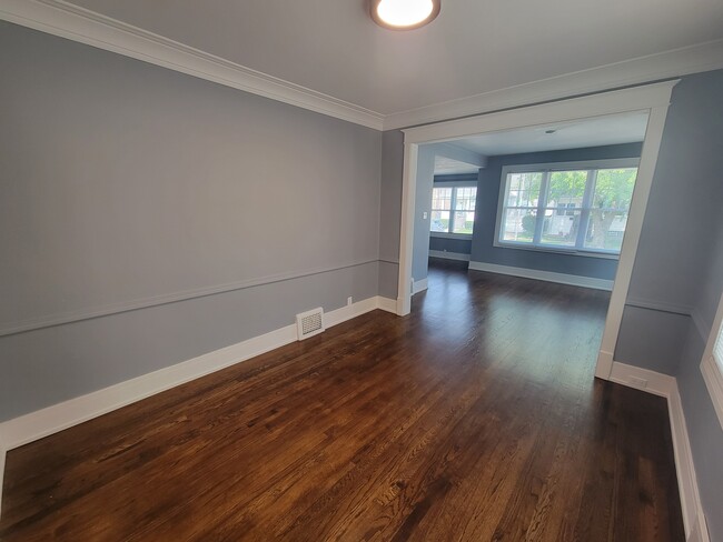 Building Photo - 2310 N 75th Ave