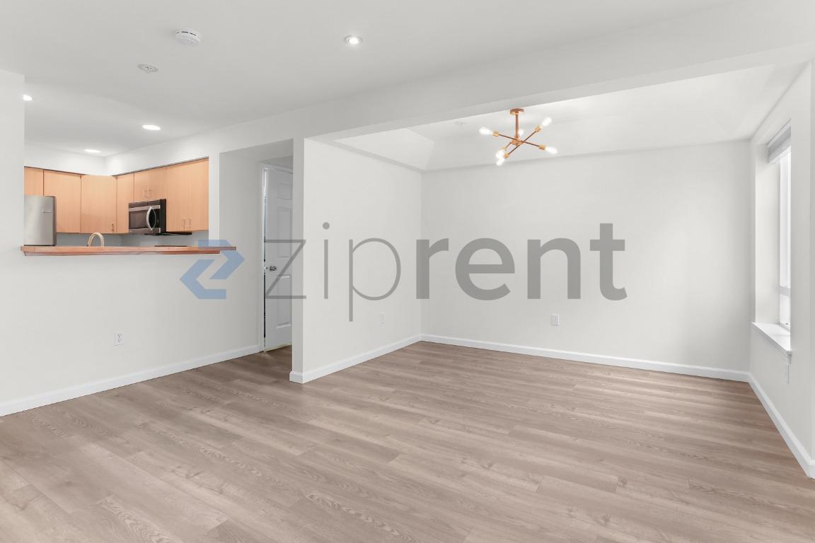 Building Photo - Unit 401