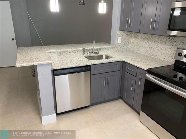 Building Photo - 755 NW 92nd Ave