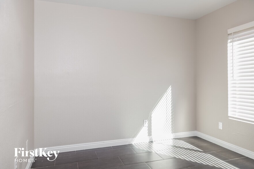 Building Photo - 6561 Duck Hill Springs Dr