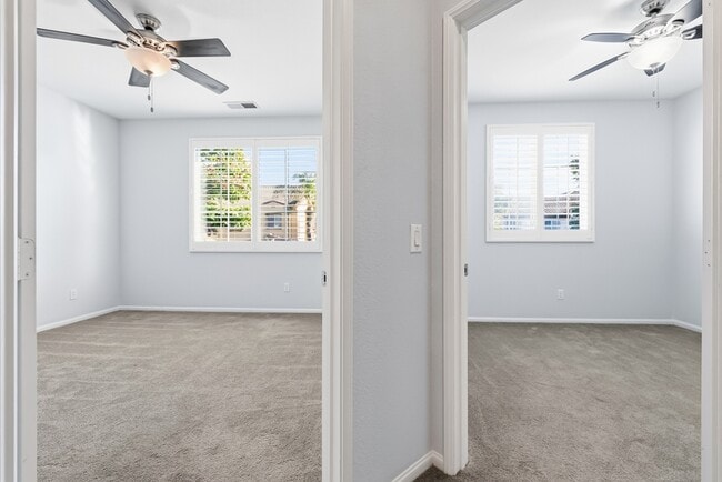 Building Photo - 1460 Mockingbird Ct