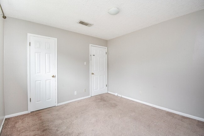 Building Photo - 1709 Beaver Springs Ct