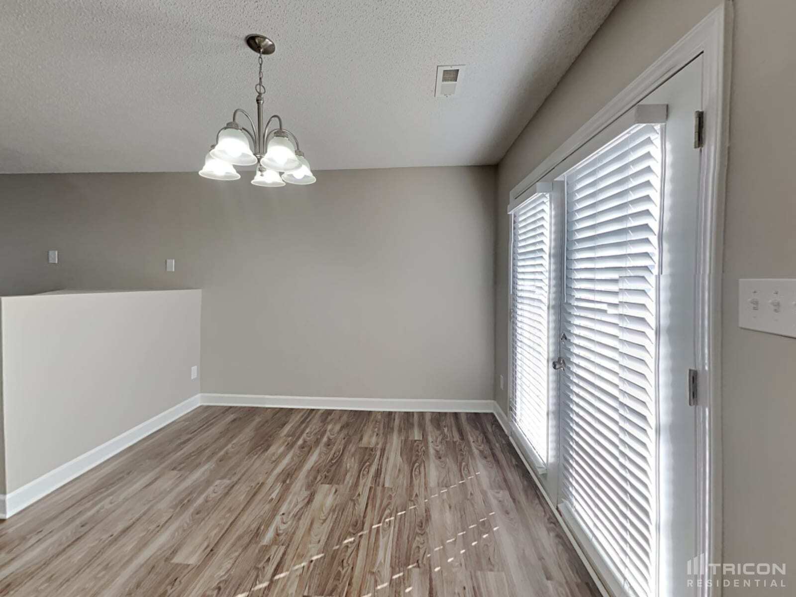 Building Photo - 409 Glencroft Dr