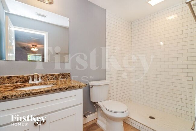 Building Photo - 4722 W Wyoming Ave