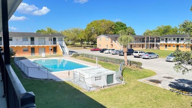 Building Photo - 1715 Dixon Blvd