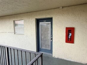 Building Photo - 1820 SW 81st Ave