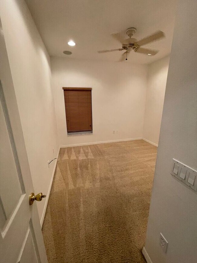 Building Photo - Bella Lago-Pool Home-1441 Beacon Dr Kissim...