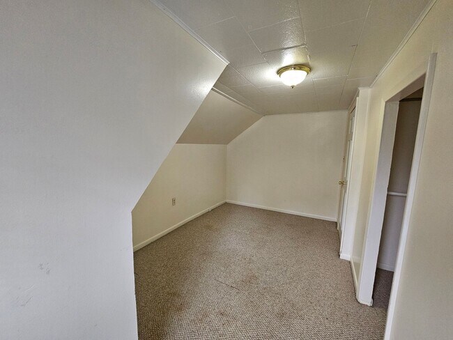 Building Photo - 377 Gilmore St