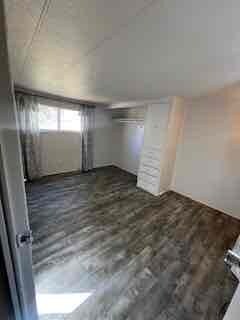 Building Photo - 326 1/2 N V St