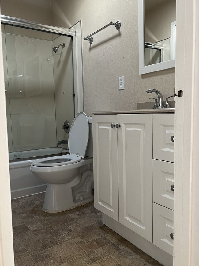 Building Photo - 1518 Upland Dr