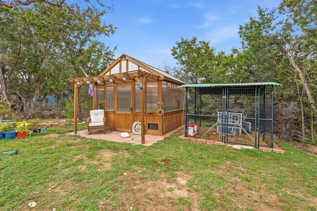 Building Photo - 1028 Villa Hill Dr
