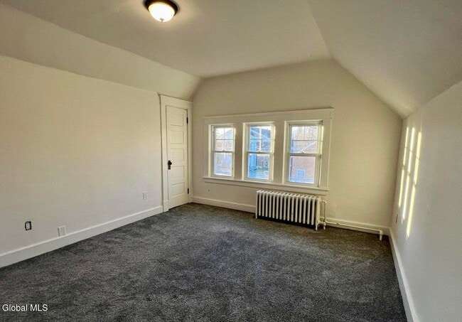 Building Photo - 14 Woodlawn Ave