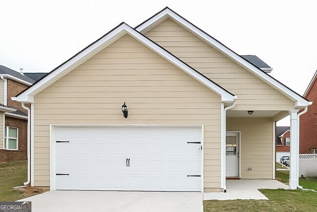 Building Photo - 228 Addy Ln