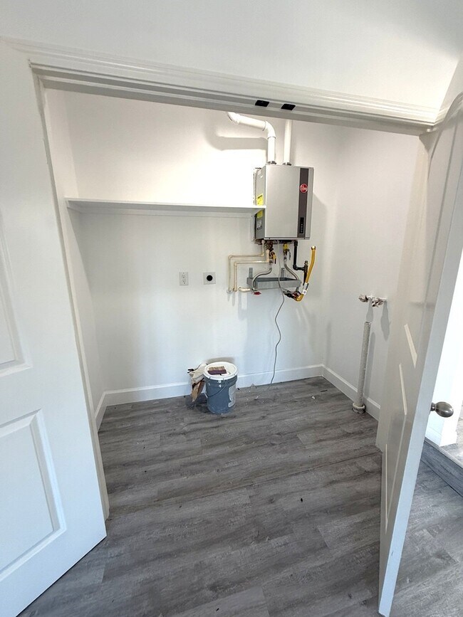 Building Photo - 7430 Claiborne St