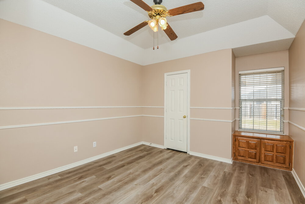 Building Photo - 121 Downwood Dr