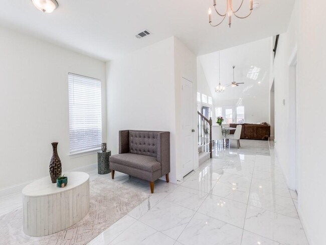 Building Photo - 337 Gleneagles Dr