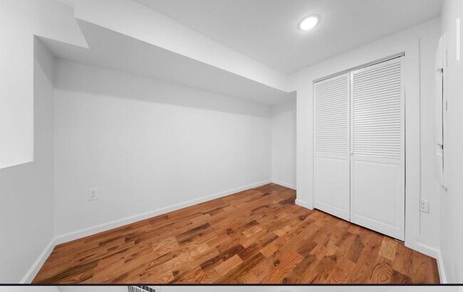 Building Photo - 1111 53rd St