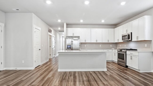 Building Photo - Spacious 4-bedroom retreat with 3 full baths in Lebanon - 2,714 Sq. Ft. of comfort