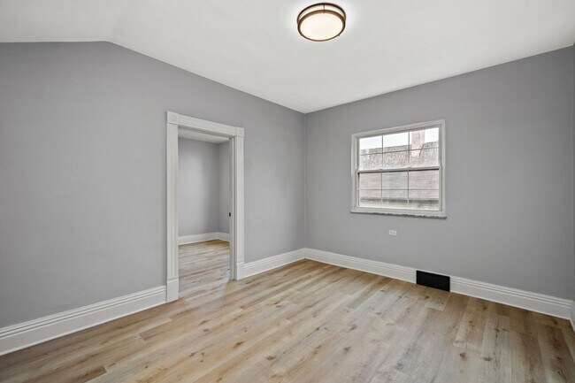 Building Photo - Stunning 3 bedroom home in McKees Rocks available May 15!