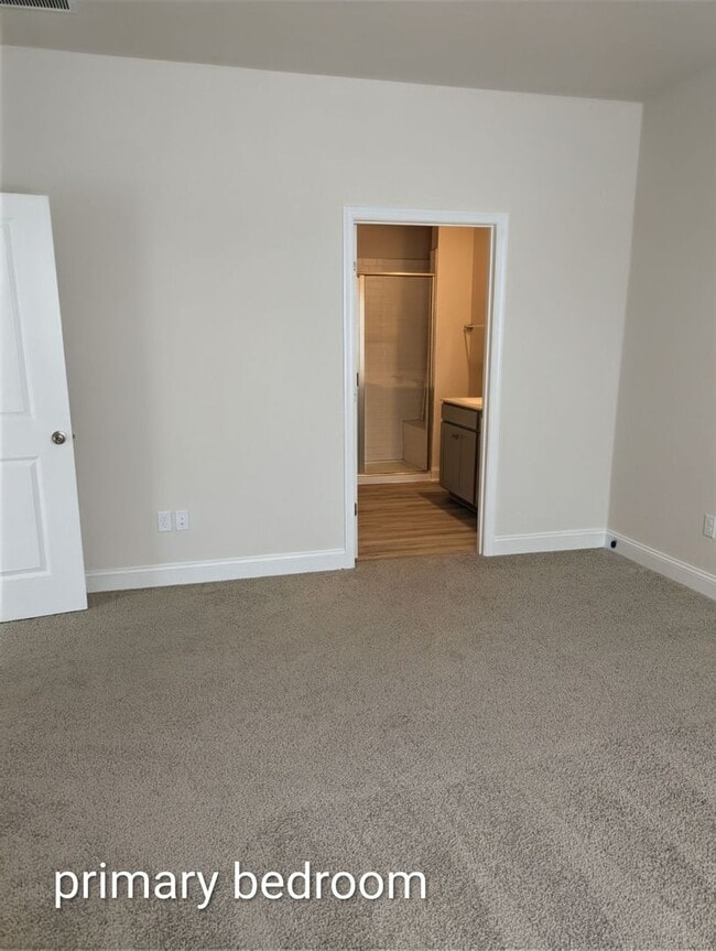 Building Photo - 15-17 Florence Sarah Ln