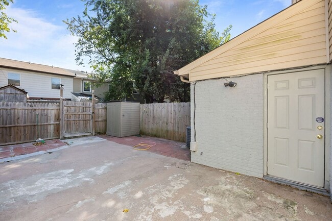 Building Photo - New Listing in Virginia Beach!