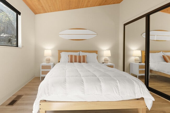 Building Photo - 112 Duck Ct