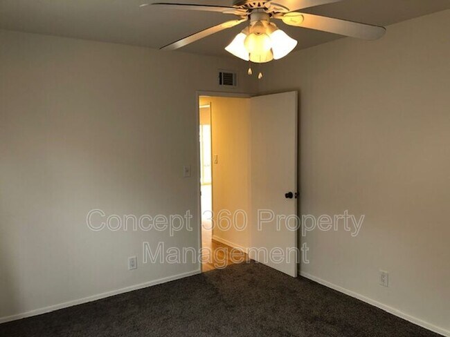 Building Photo - 3153 W 155th St