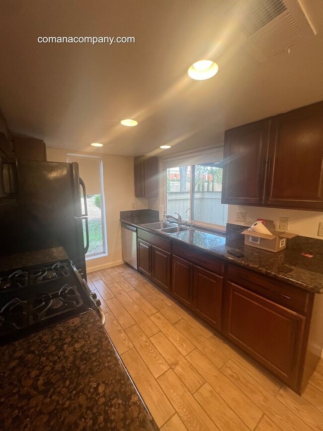 Building Photo - Beautiful 2 bedroom Condo