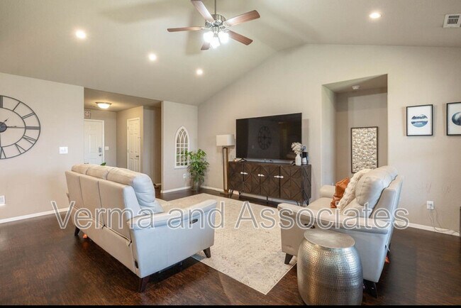 Building Photo - 6108 SW Warrington Rd