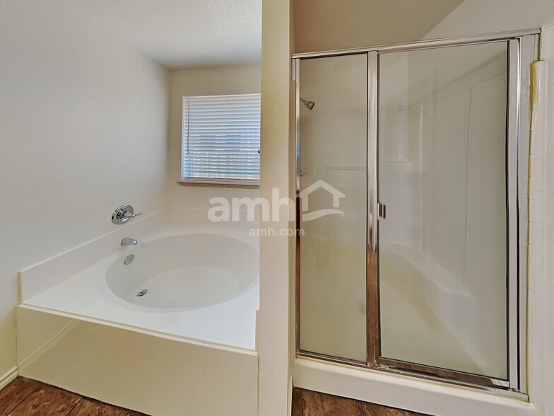 Building Photo - 6928 Denver City Dr