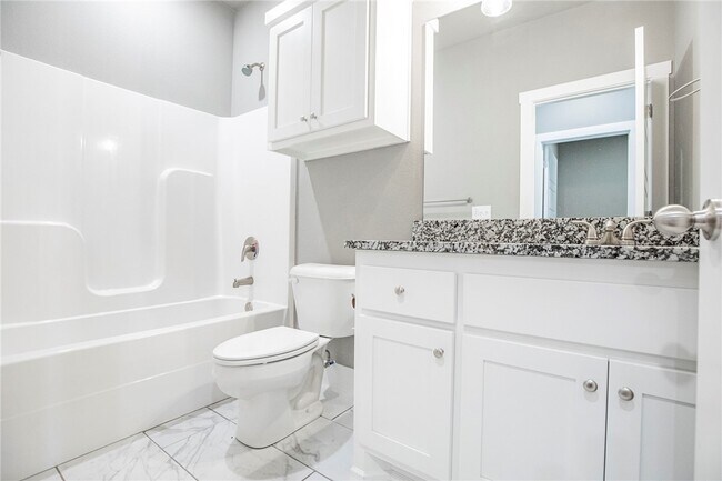 Building Photo - 2659 N Justin Dr