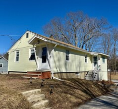 Building Photo - Sunny 1+ Bedroom Single family Home